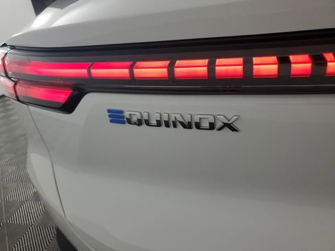 New 2026 Chevrolet Equinox EV LT image 30