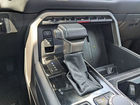 Used 2022 Toyota Tundra Limited AWD/4WD image 19