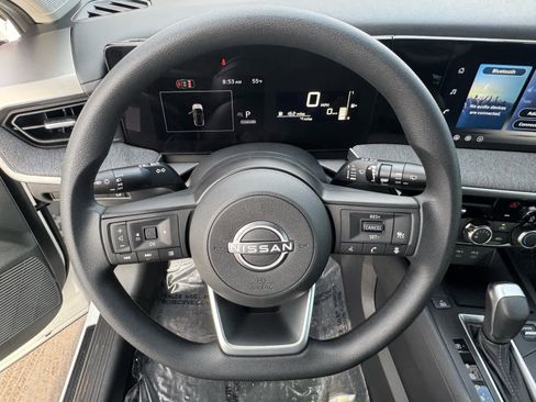 New 2026 Nissan Kicks S image 18