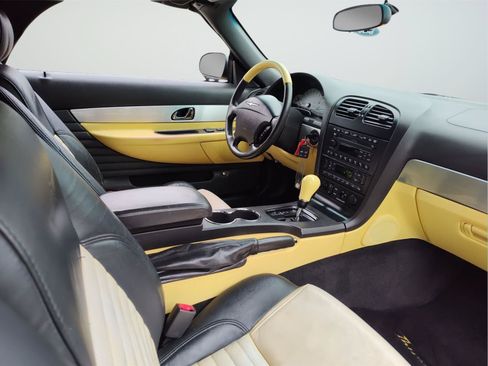Used 2002 Ford Thunderbird RWD image 15