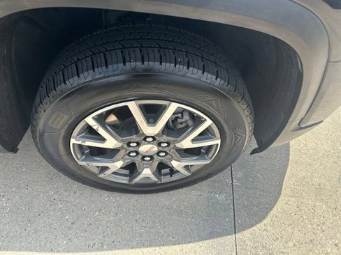 Used 2022 GMC Acadia SLE FWD image 39