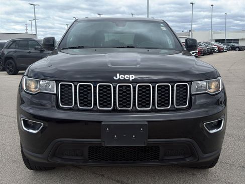 Used 2021 Jeep Grand Cherokee Laredo w/ Security & Convenience Group AWD/4WD image 3