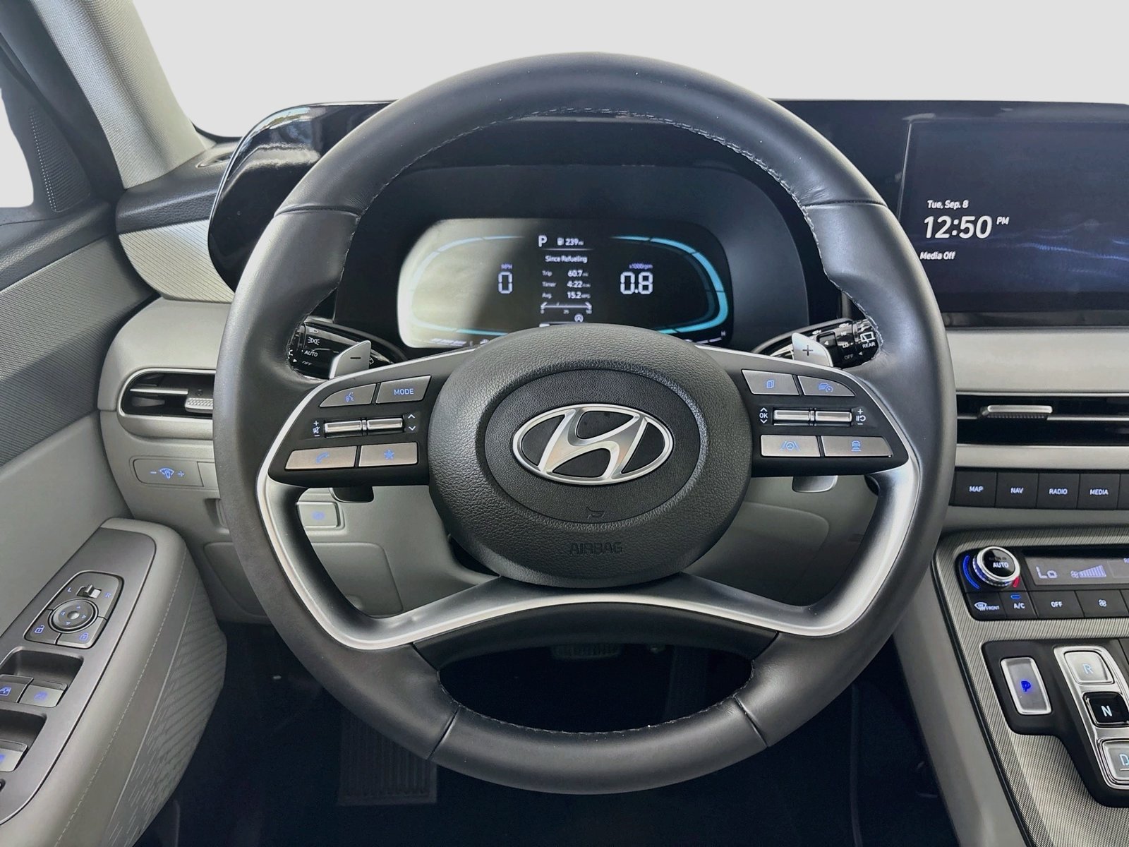 Used 2024 Hyundai Palisade SEL FWD image 11