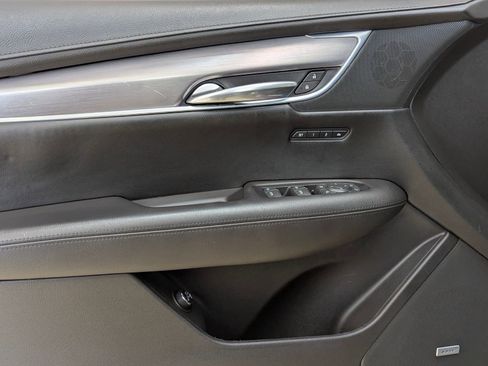 Used 2018 Cadillac XT5 Luxury w/ Driver Awareness Package image 13