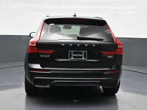 Certified 2022 Volvo XC60 B5 R-Design w/ Advanced Package image 5