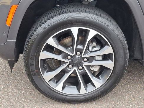 Used 2022 Jeep Grand Cherokee Overland image 8