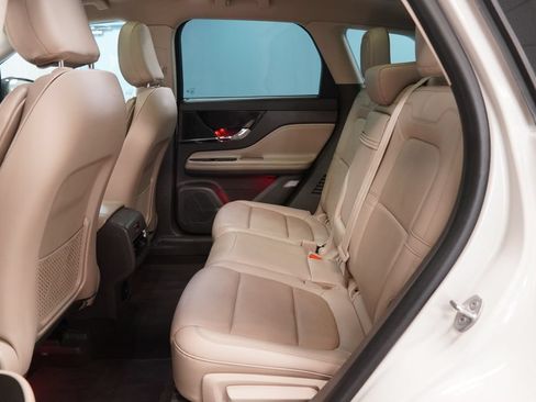 Used 2021 Lincoln Corsair AWD w/ Premium Package image 27