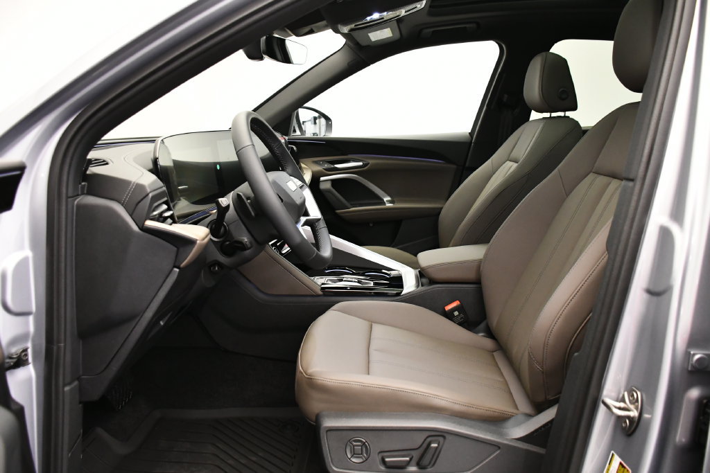 Used 2025 Audi Q5 Premium w/ Convenience Package AWD/4WD image 33