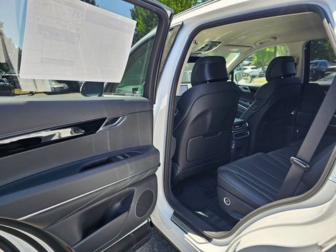 Used 2025 Genesis GV80 2.5T Standard AWD/4WD image 16