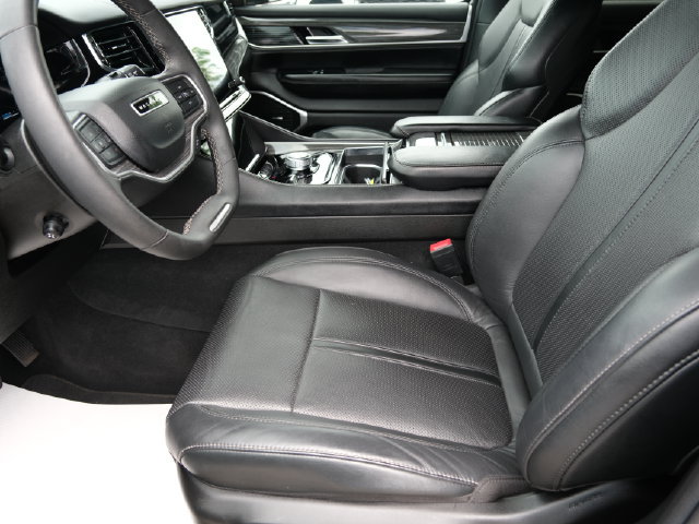Used 2022 Jeep Wagoneer Series II AWD/4WD image 5