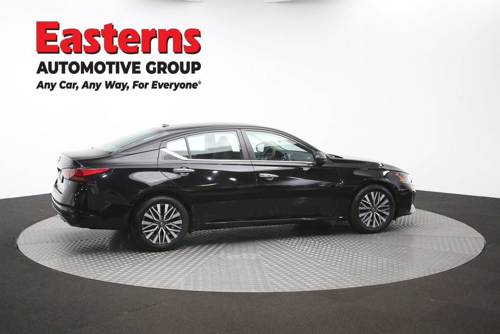 Used 2024 Nissan Altima 2.5 SV FWD image 43