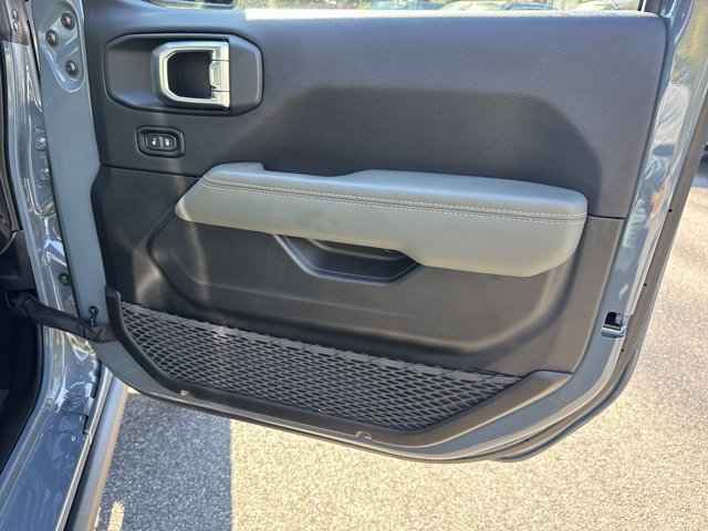 Certified 2025 Jeep Gladiator Mojave AWD/4WD image 16