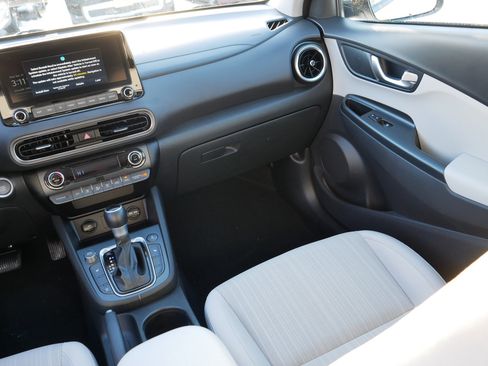 Used 2023 Hyundai Kona SEL w/ Convenience Package image 11