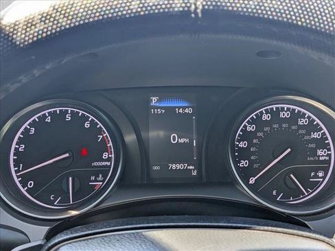 Used 2022 Toyota Camry SE FWD image 7
