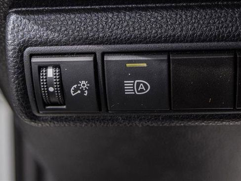 Used 2020 Toyota Corolla LE image 13