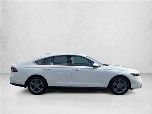 Used 2023 Honda Accord EX image 4