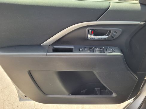 Used 2015 MAZDA MAZDA5 Touring FWD image 22