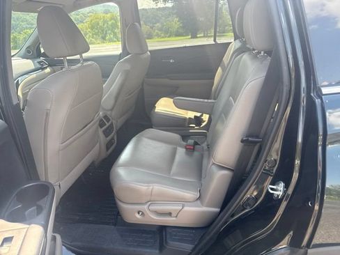 Used 2021 Honda Pilot Touring image 9