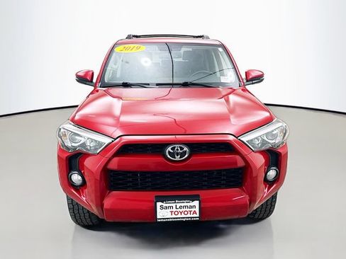 Used 2019 Toyota 4Runner SR5 Premium AWD/4WD image 2