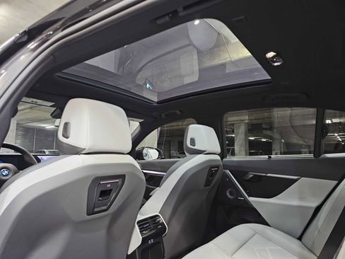 Used 2024 BMW i5 eDrive40i w/ M Sport Package image 26