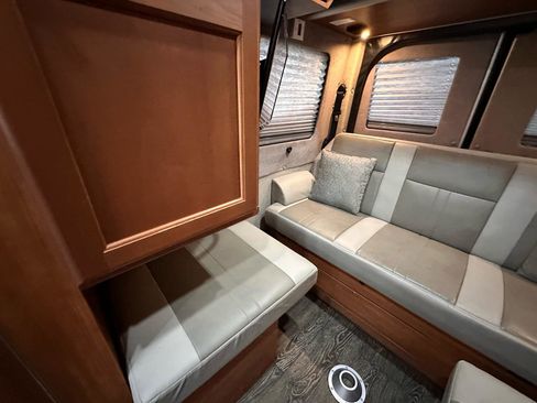Used 2016 Mercedes-Benz Sprinter 2500 image 68