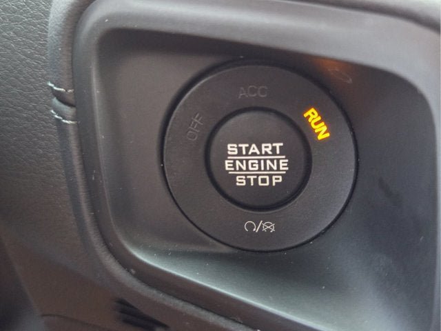 Used 2025 Jeep Wrangler Unlimited Sahara AWD/4WD image 28