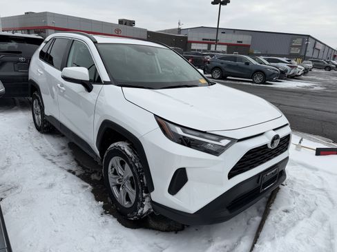 Used 2023 Toyota RAV4 XLE image 2
