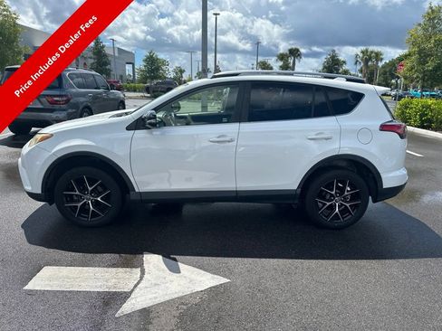 Used 2018 Toyota RAV4 SE w/ Power Extra Value Package FWD image 2