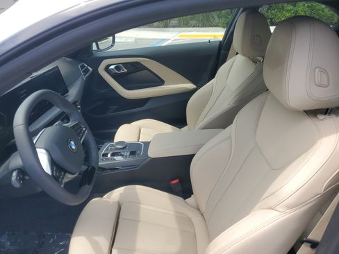 Used 2025 BMW 230i Coupe w/ M Sport Package RWD image 9