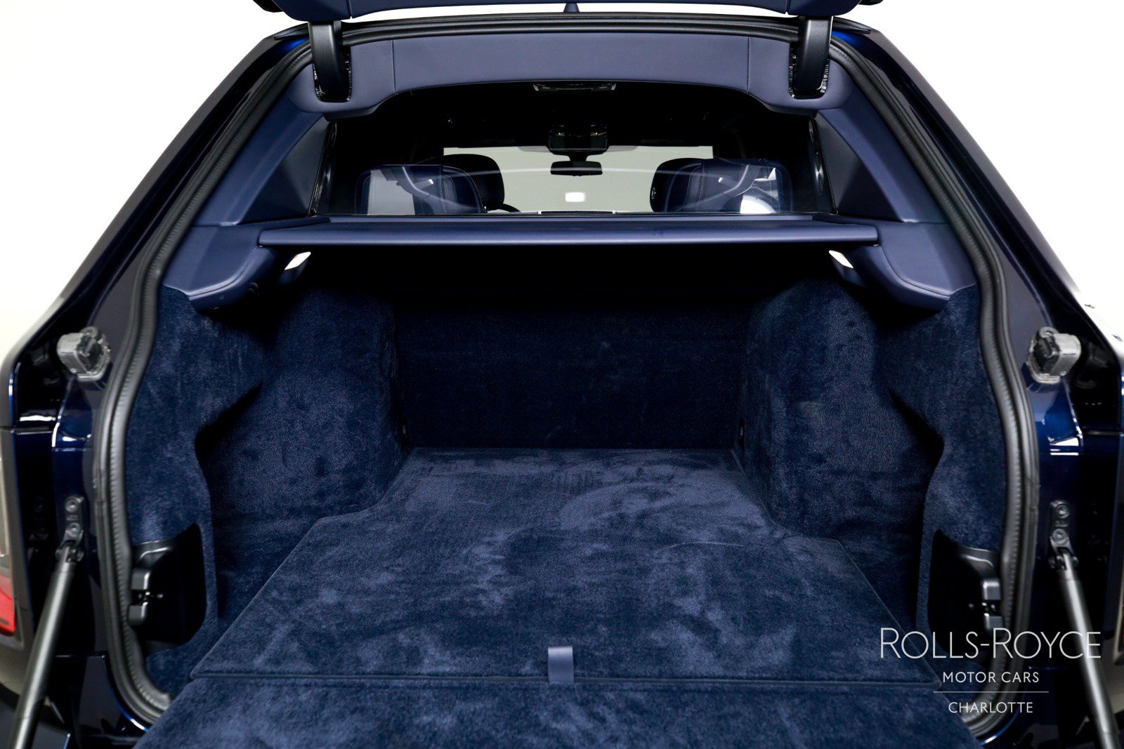 Certified 2025 Rolls-Royce Cullinan AWD/4WD image 28
