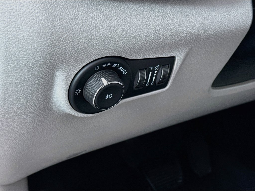 Used 2022 Jeep Compass Latitude AWD/4WD image 10