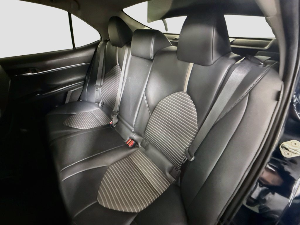 Used 2020 Toyota Camry SE FWD image 23
