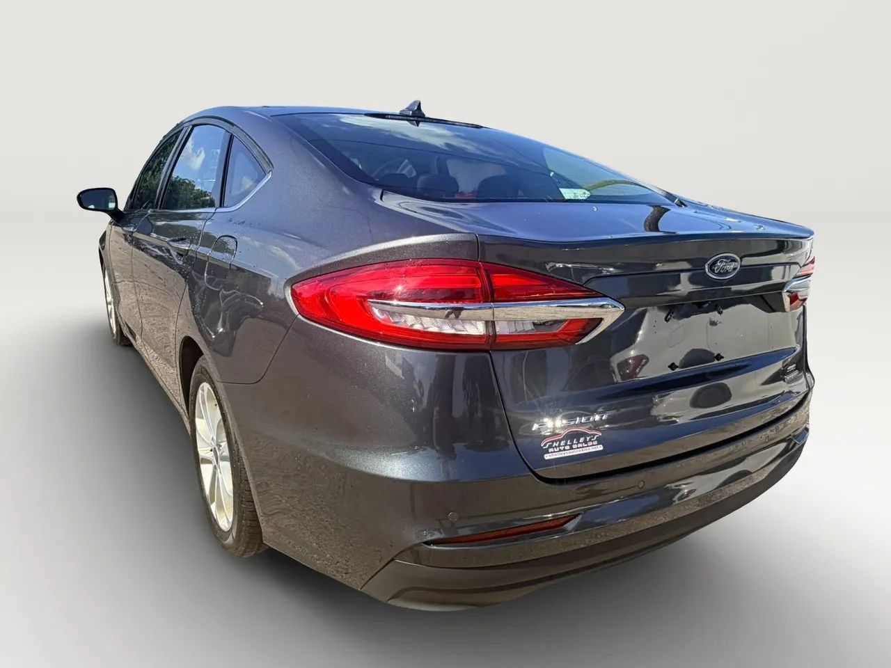 Used 2020 Ford Fusion SE FWD image 5