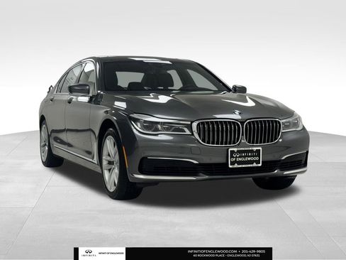 Used 2019 BMW 750i xDrive w/ Executive Package image 1