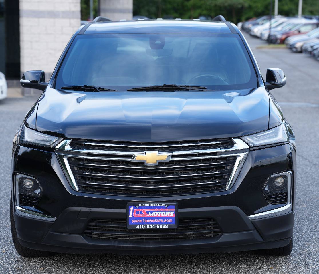 Used 2023 Chevrolet Traverse LT w/ LT Premium Package AWD/4WD image 2