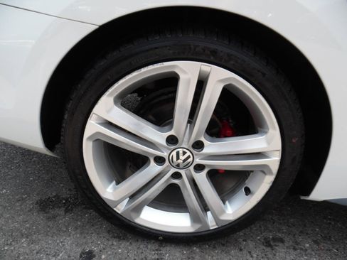 Used 2015 Volkswagen Jetta GLI SE FWD image 24