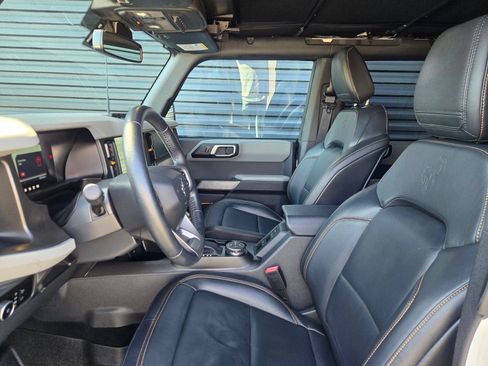Used 2023 Ford Bronco Badlands w/ Sasquatch Package AWD/4WD image 27