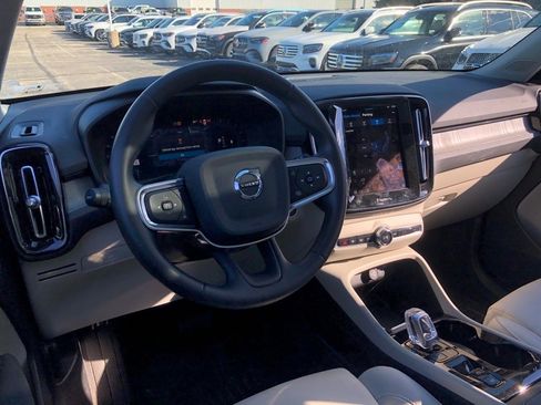 Used 2023 Volvo XC40 B5 Ultimate w/ Protection Package Premier image 16