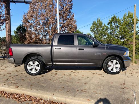 Used 2023 RAM 1500 Classic SLT image 7