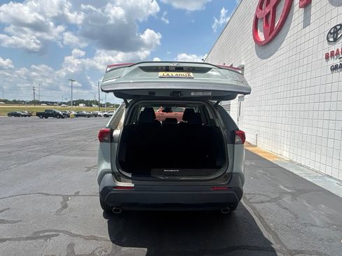 Used 2019 Toyota RAV4 XLE w/ Convenience Package FWD image 30