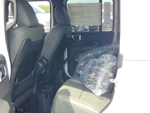 New 2026 Jeep Gladiator Mojave AWD/4WD image 12
