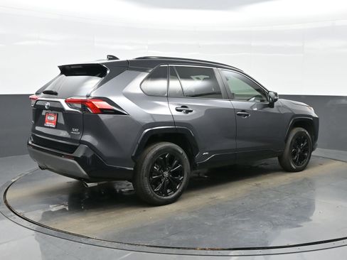 Used 2022 Toyota RAV4 XSE image 6