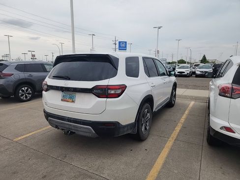 Used 2024 Honda Pilot EX-L image 11