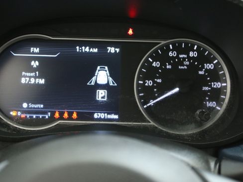 Used 2025 Nissan Versa SV w/ Trunk Package FWD image 16