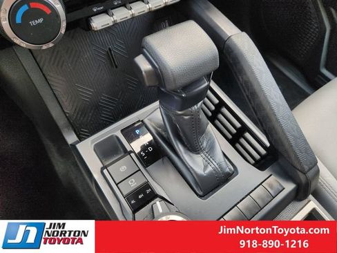 Used 2024 Toyota Tacoma SR5 AWD/4WD image 20