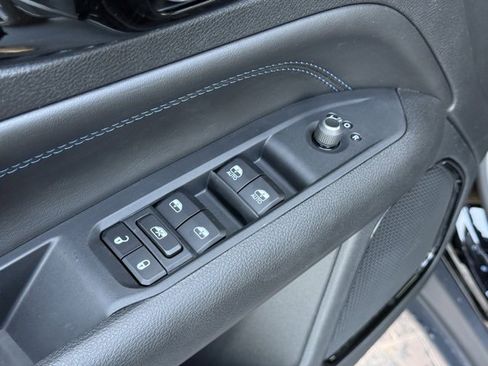 New 2026 Jeep Compass Limited image 11