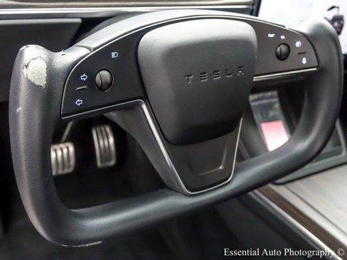 Used 2022 Tesla Model X image 17