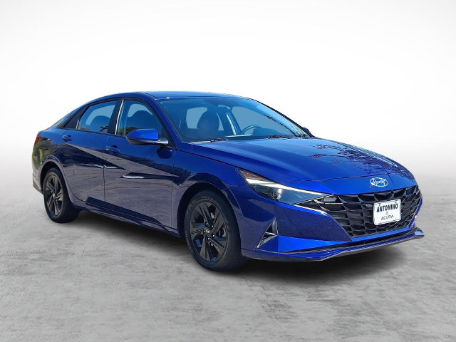 Used 2023 Hyundai Elantra SEL FWD image 3