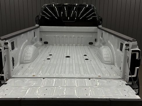Used 2026 Ford F450 Platinum w/ FX4 Off-Road Package AWD/4WD image 17
