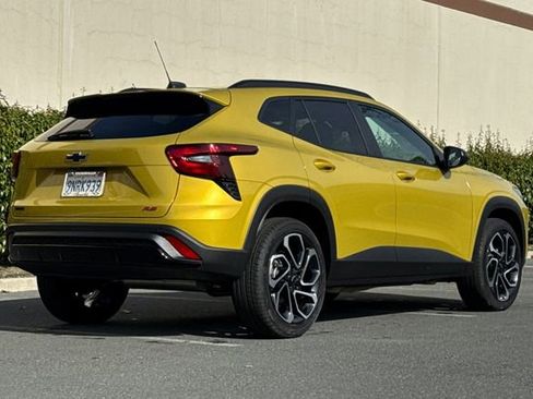 Certified 2025 Chevrolet Trax RS w/ Driver Confidence Package image 4